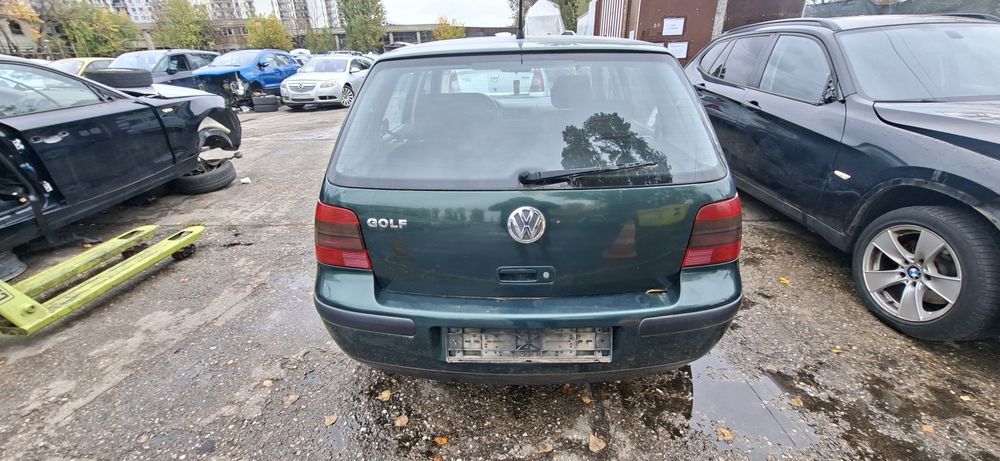 Dezmembrez Golf 4 1.4B 2001