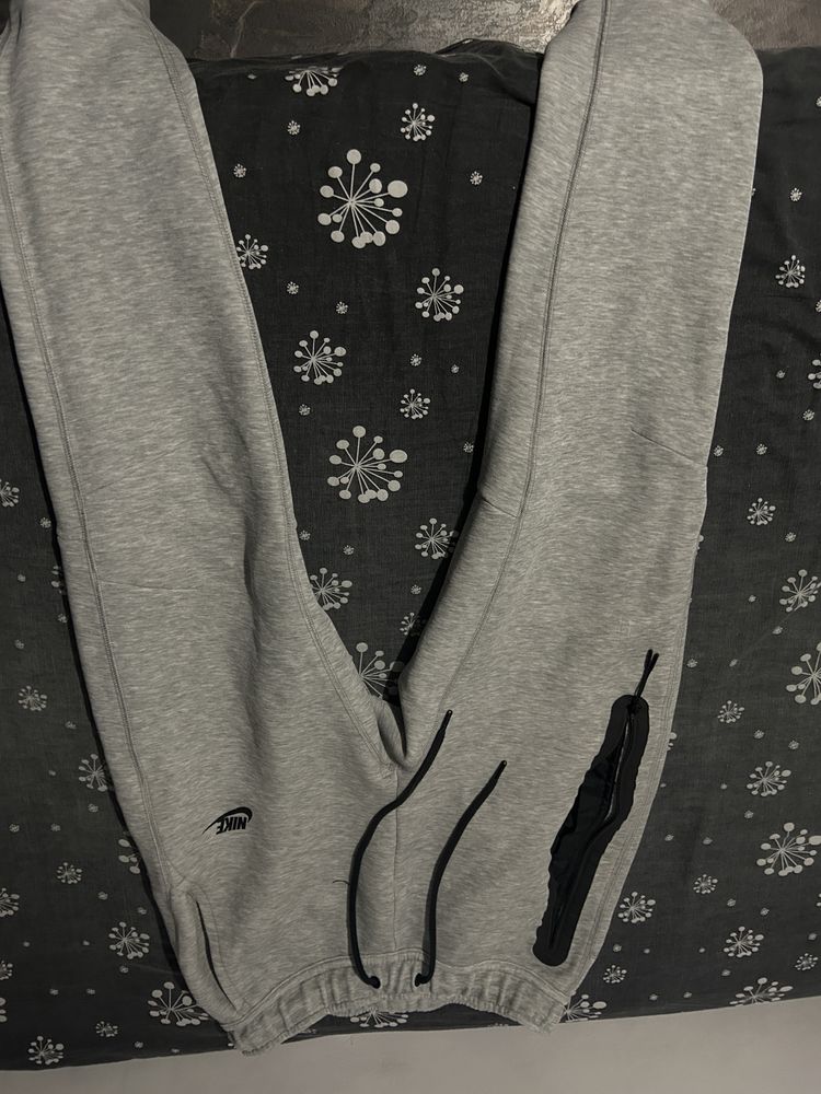 Nike Tech Fleece суичър и долнище размер С