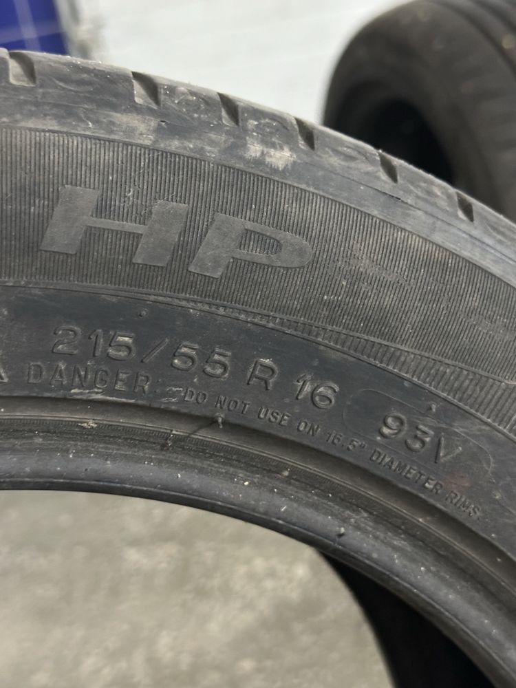 Шины б/у 2 штук Michelin 215/55 R16