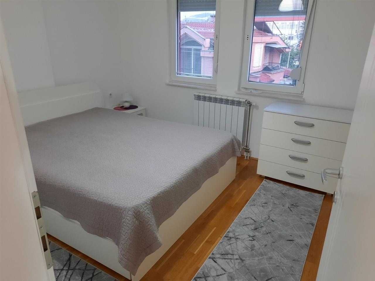 Дава се под наем Тристаен апартамент в Бургас, Лазур - 86 кв.м за 306 € - Снимка #5