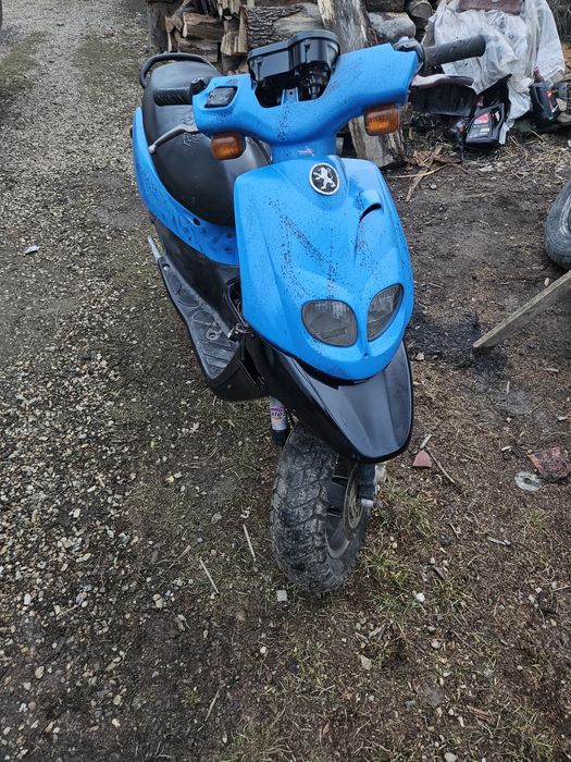 Vând scuter peugeot defect