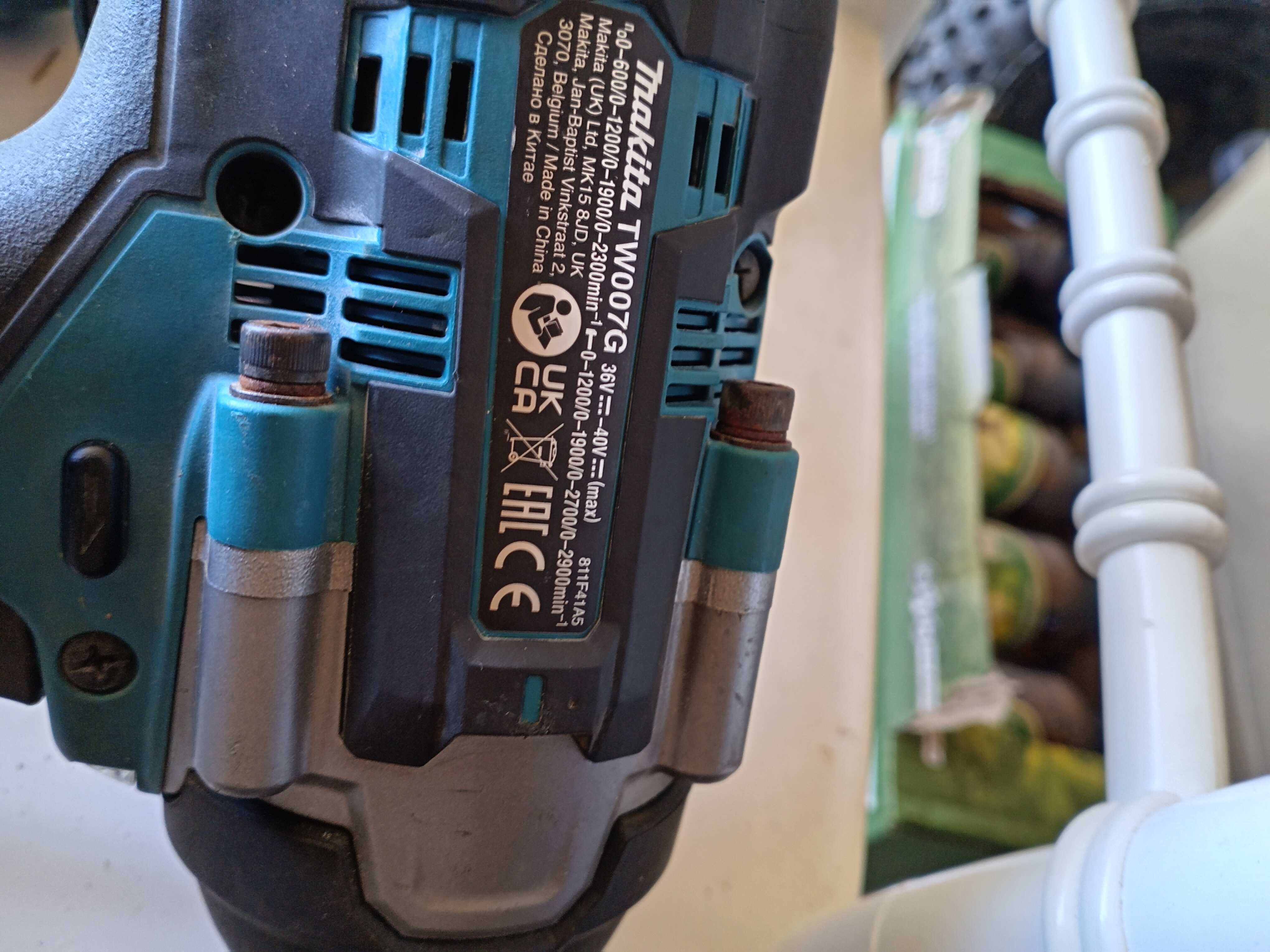 Makita pistoale de impact 1/2 + baterie  + încărcător