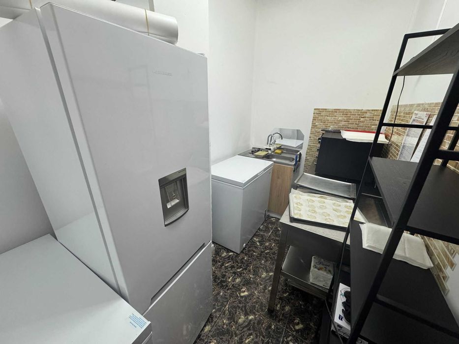 Vand afacere, cafenea + franciza Fornetti, profitabila si functionala