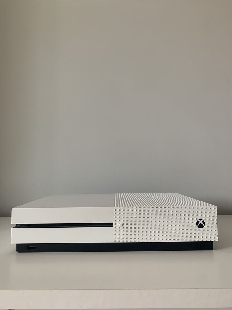 Xbox One S 781 GB