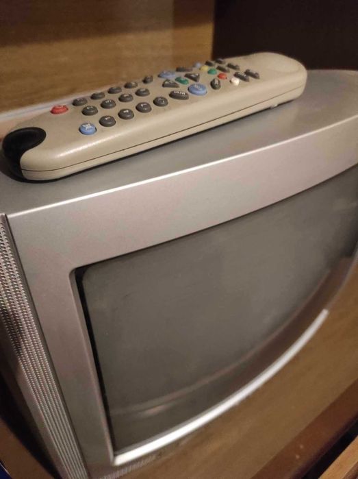 Телевизор Санг, използван, но читав