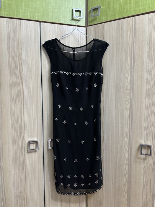 Продается красивое черное платье