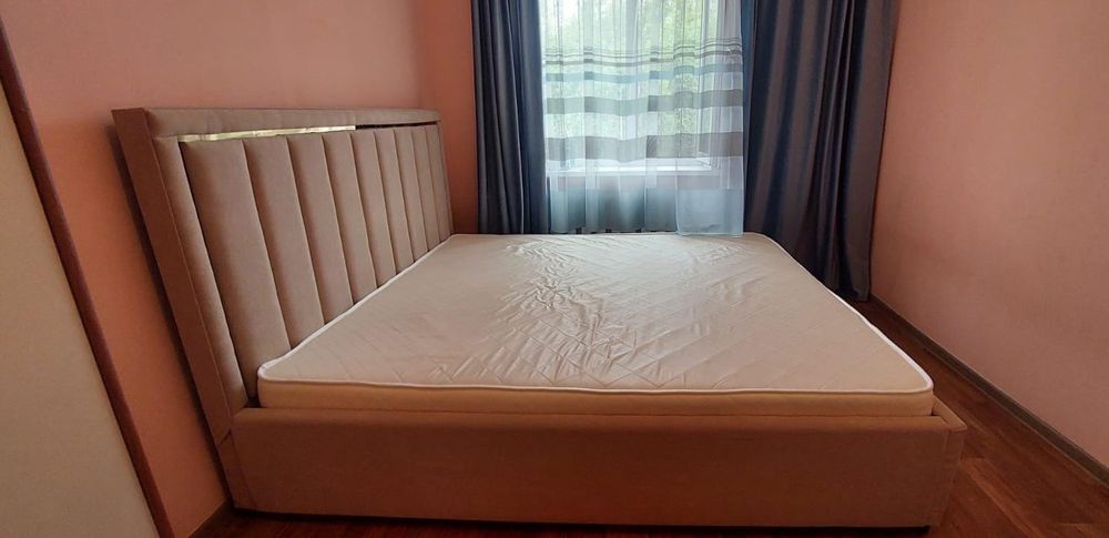 Кровать продам двухспальный