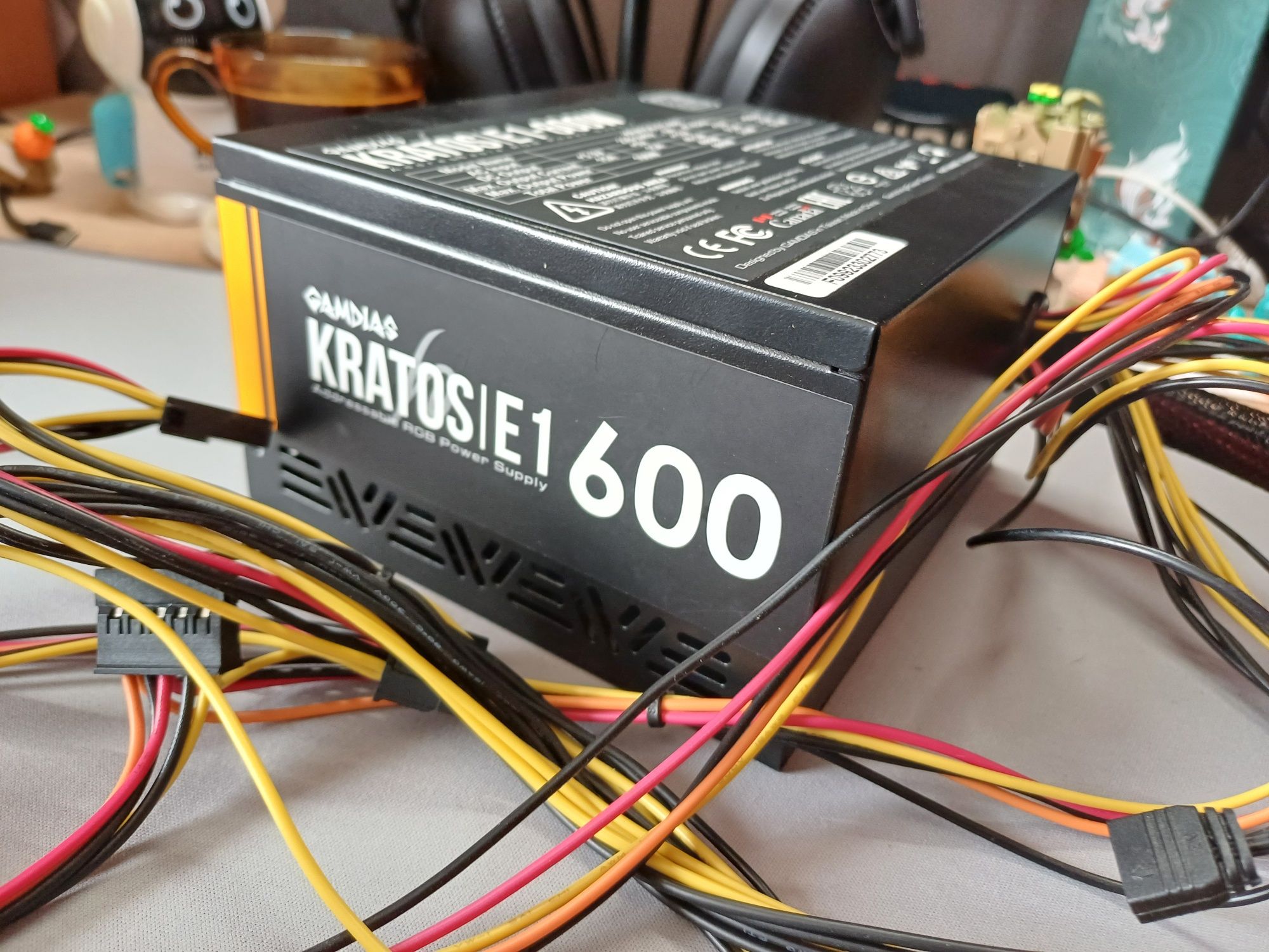 Захранване Gamdias KRATOS E1-600, 600W, с RGB подсветка