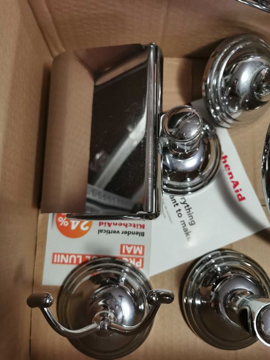 Accesorii baie - Portprosop rotund si tip bara, cuier