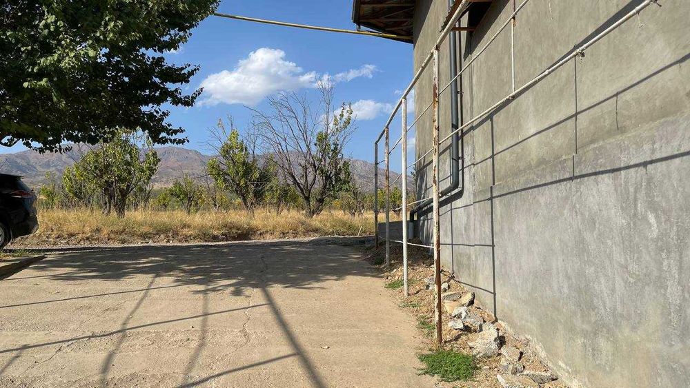 Toshkent Viloyati Bo'stonliq tumani Oq Tosh Soyliq qishlog'i