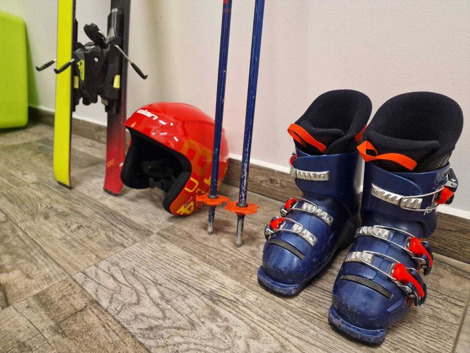Детски ски комплект (ски, обувки, каска, щеки)