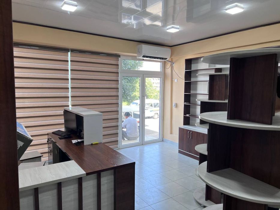 Китоб дукон учун ясалган полкалар