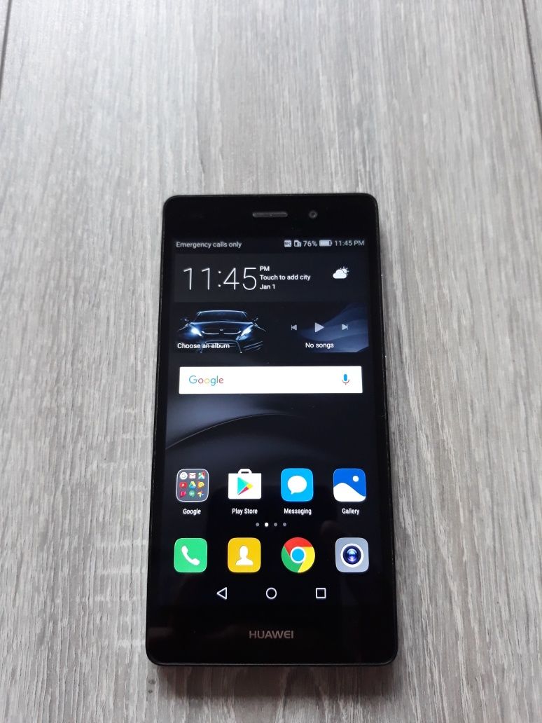 Huawei P8 Lite (cititi descrierea)