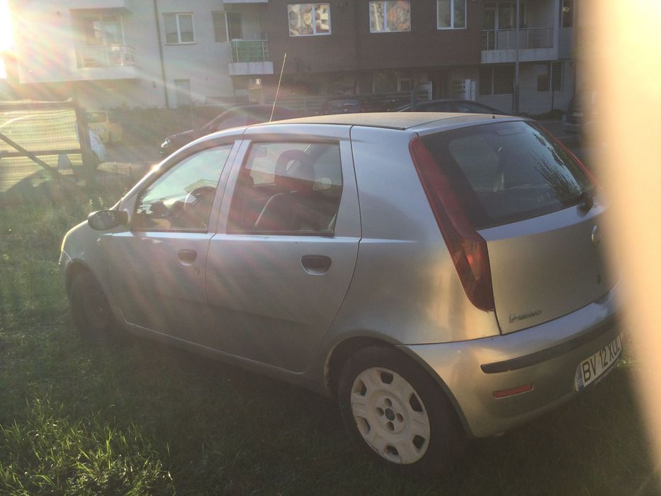 Vand Fiat Punto 1,2 diesel Multijet 2006 înmatriculat consum 4,5 /suta