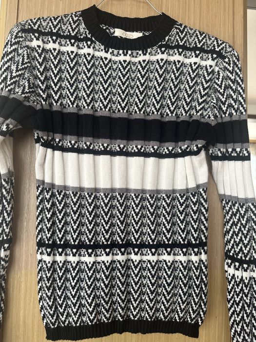 Пуловер черно-бало райе