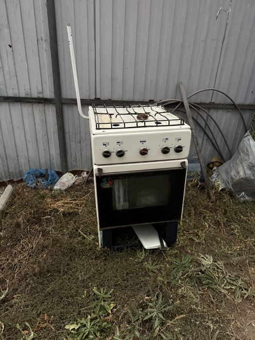 Продам газовую плиту