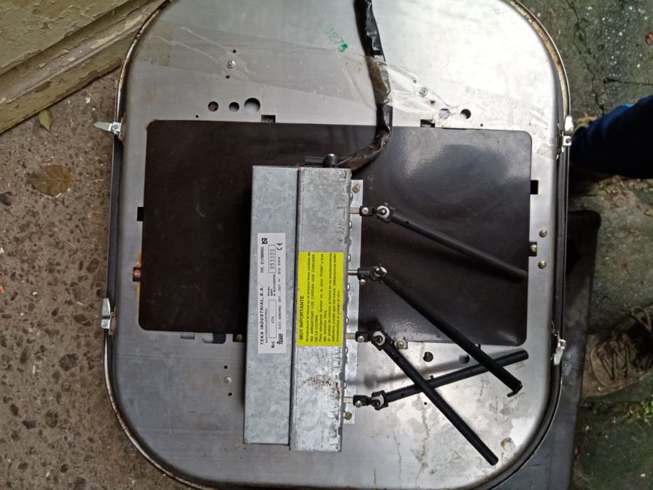 Vând Plită Electrică