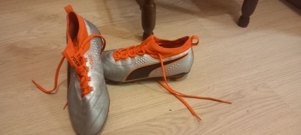 Футболни бутонки на пума