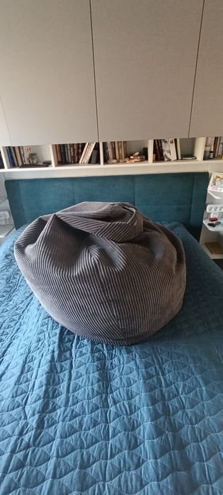 Голям сив релефен пуф - барбарон