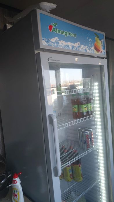 Витринный холодильник