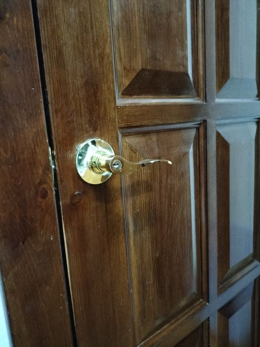Продам дверные ручки межкомнатные
