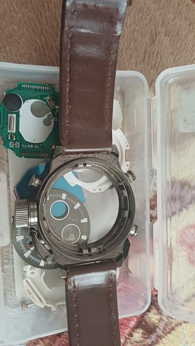 Продаются часы AMST 3003 Запчасти