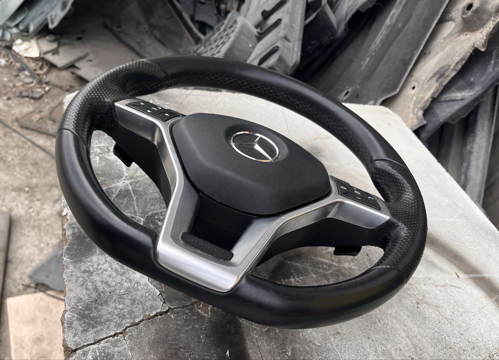 Фейсов Амг волан Мерцедес C W204 и Е W212 facelift