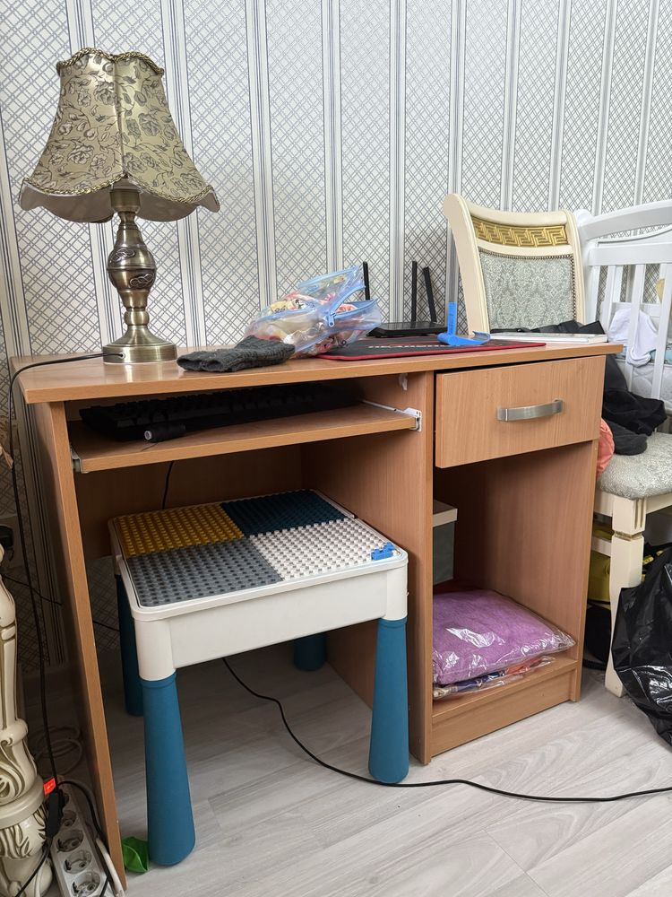 Столик для компьютера