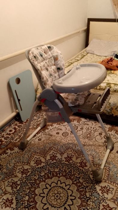 Детский стол удобный почтый новый петно ничево нету продам за 20000