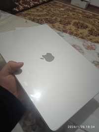 MacBook air m2 8/256 silver