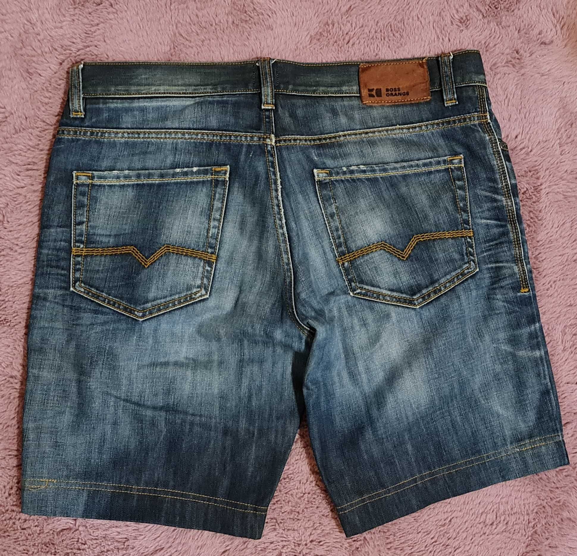 Pantaloni scurti Hugo Boss orange 34/35