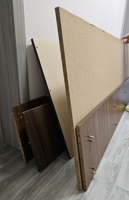 Donez pat cu tot  cu saltea,  nu asigur transport