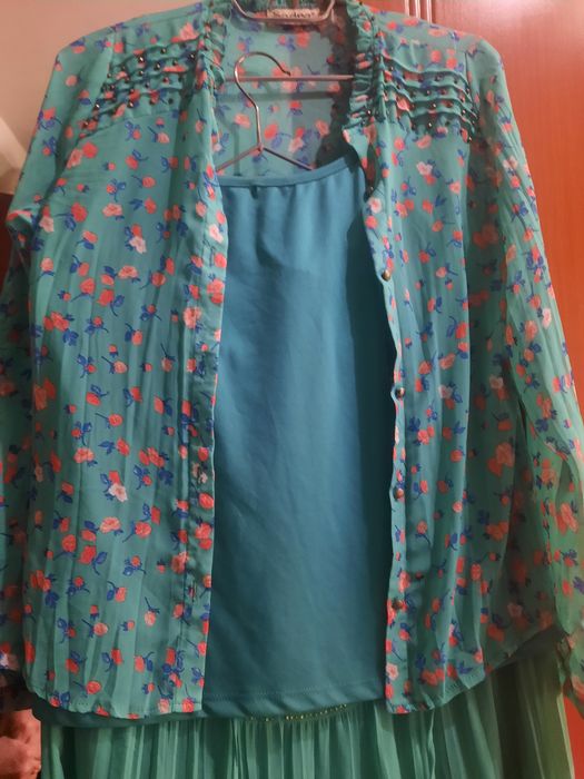 Mehmondorchilik va ko'chalik uchun assal kiyim