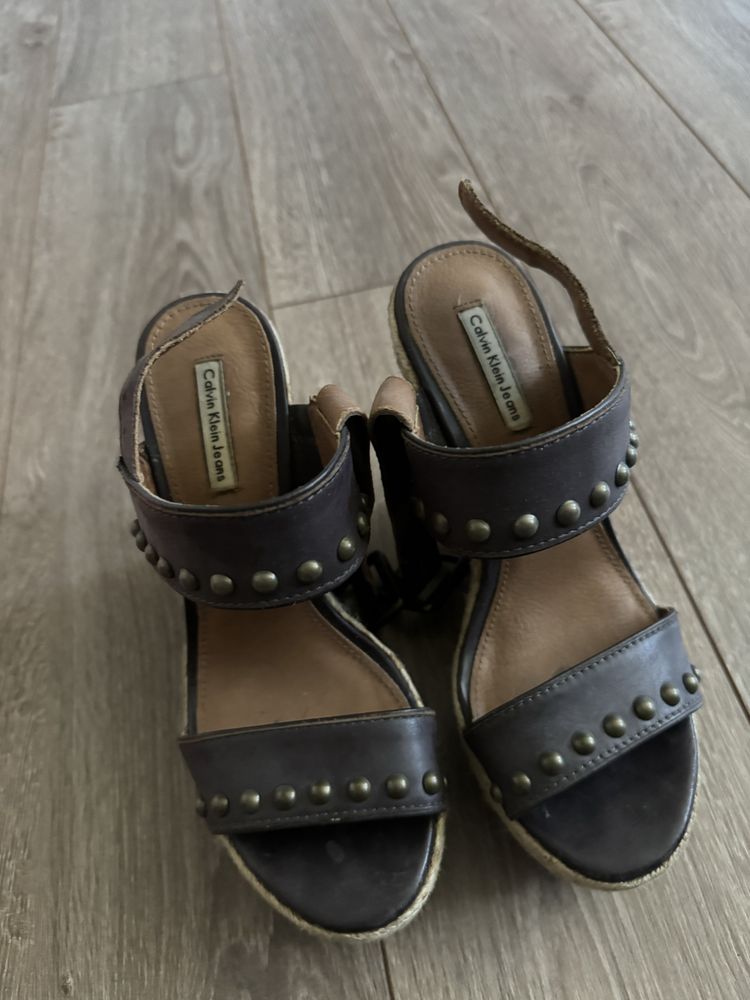 Sandale cu platforma ck