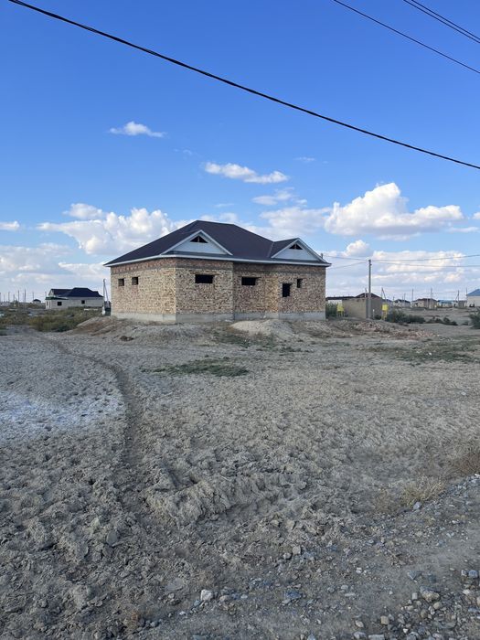 Продается плановый недостроенный дом в мкр Байтерек 4, пер. 19