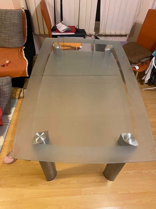 Маса за трапезария и столове