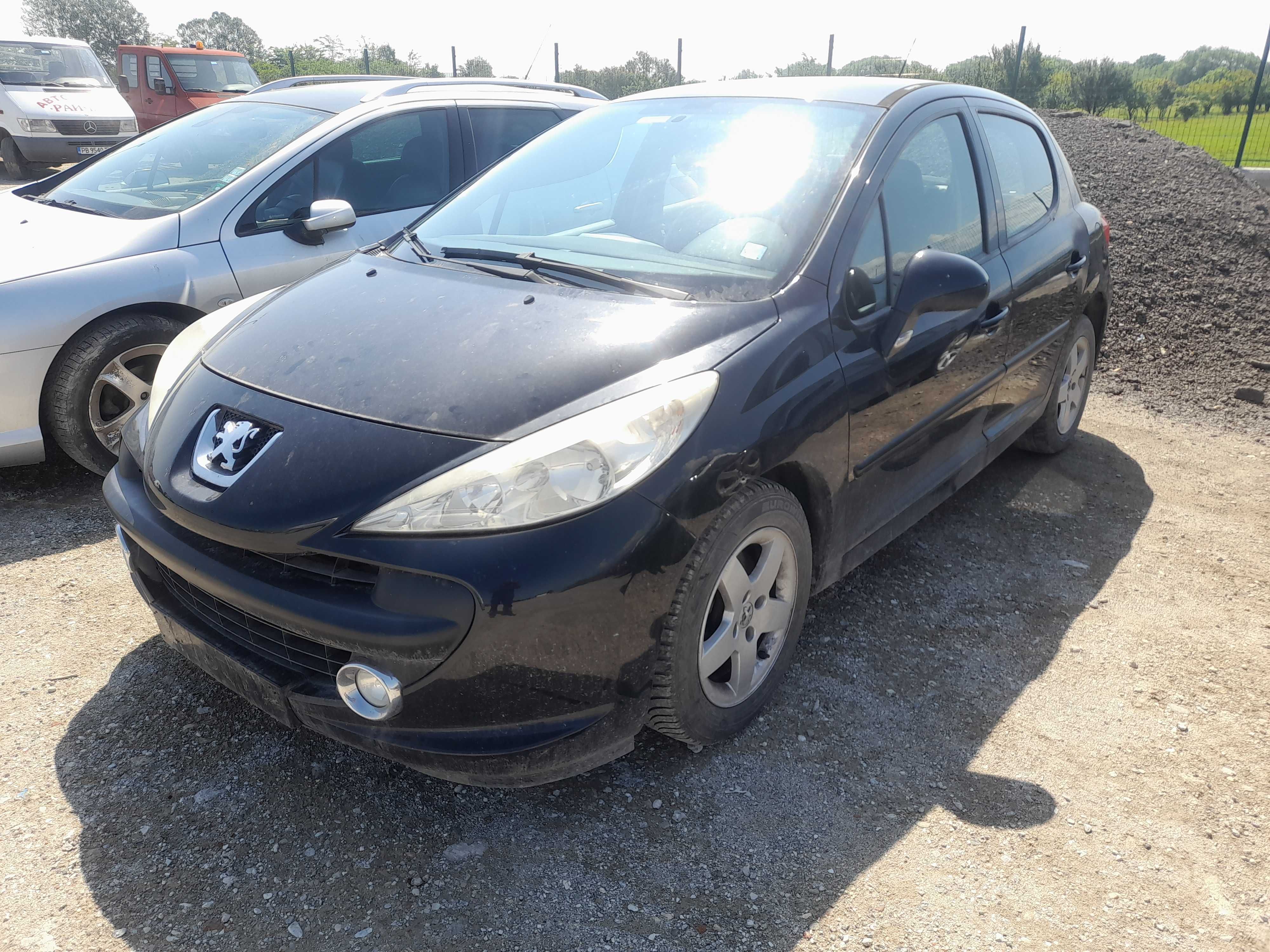 На части! Peugeot 207 1.4i 16v