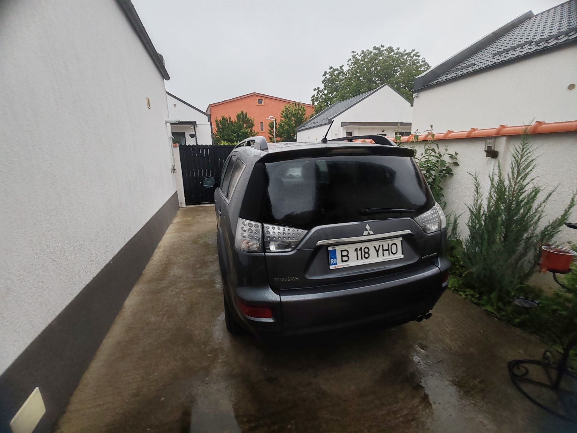 Mitsubishi Outlander 2012, 4x4, cutie automata, 7 locuri, 170.000 km