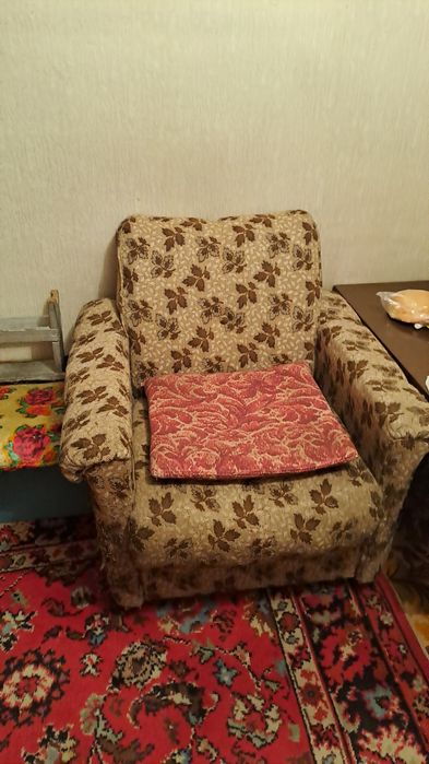 Отдам два дивана и два кресла