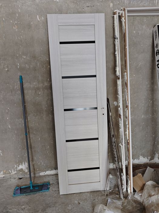 Дверные полотна и коробки Б/У. 60 см