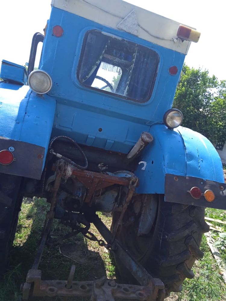 Срочно продам Трактор