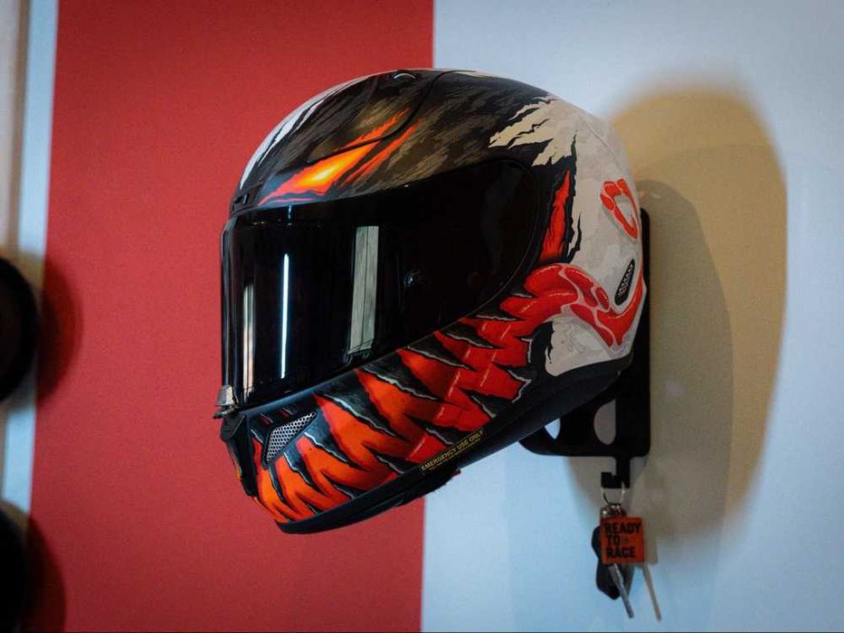 Държачи за мото каска