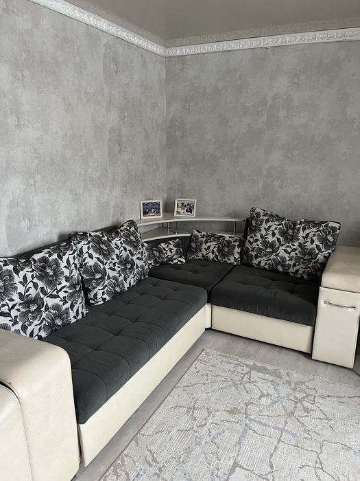 Продам угловой диван+кресло