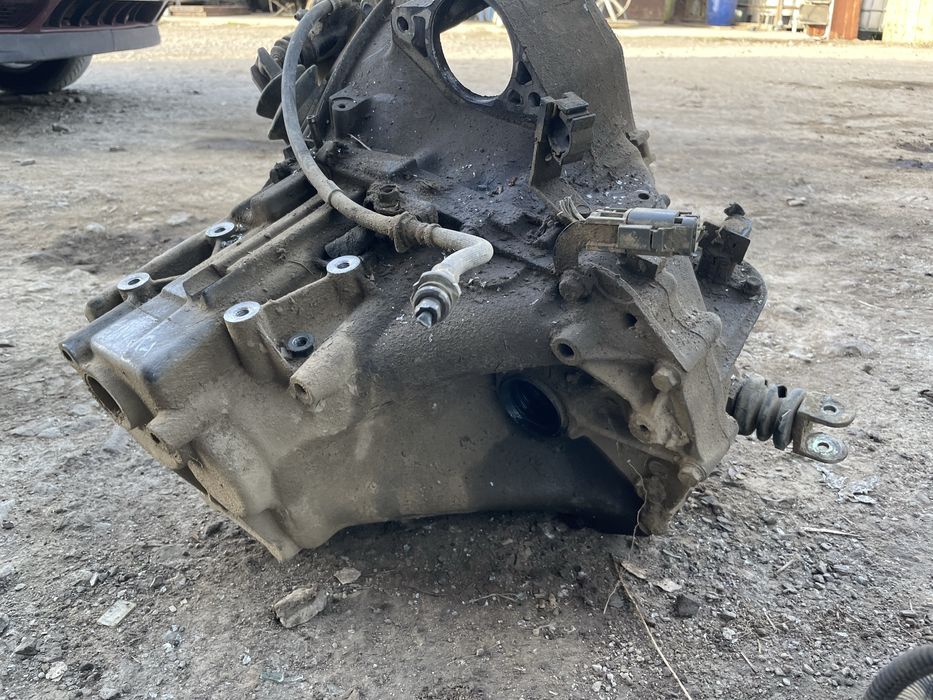 Скоростна кутия за нисан алмера/ nissan almera 2.2 d 2000 г