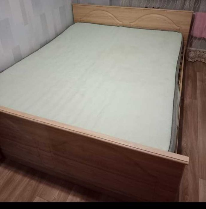 Двухспальная кровать