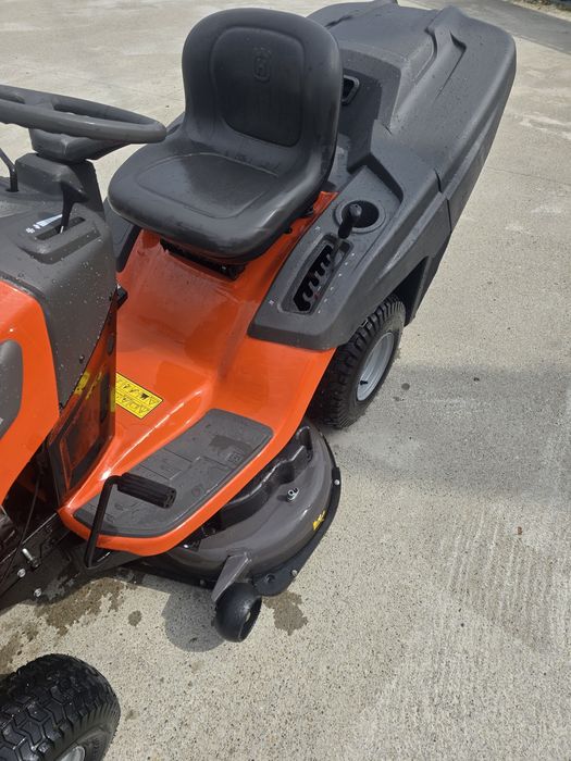 Tractoras Husqvarna TC 242T an 2020