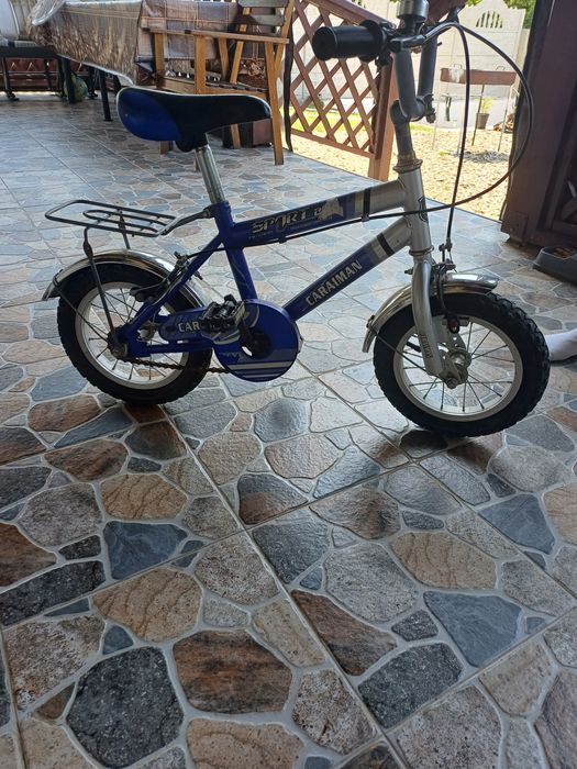 Vând bicicletă de copii vârstă 2-5 ani stare buna.