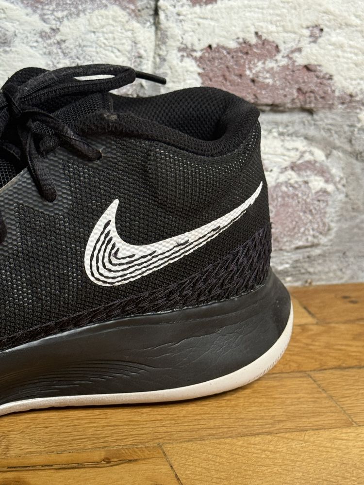 Маратонки за баскетбол Nike Kyrie Irving