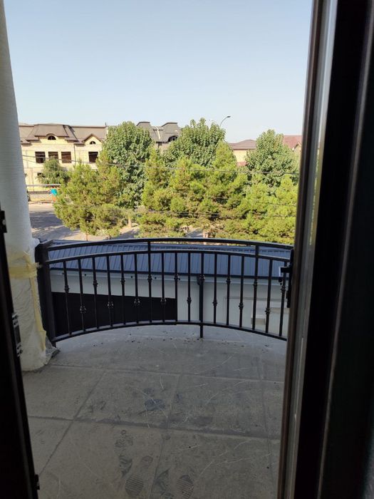 продается янгихаетский район котедж 8 комнат