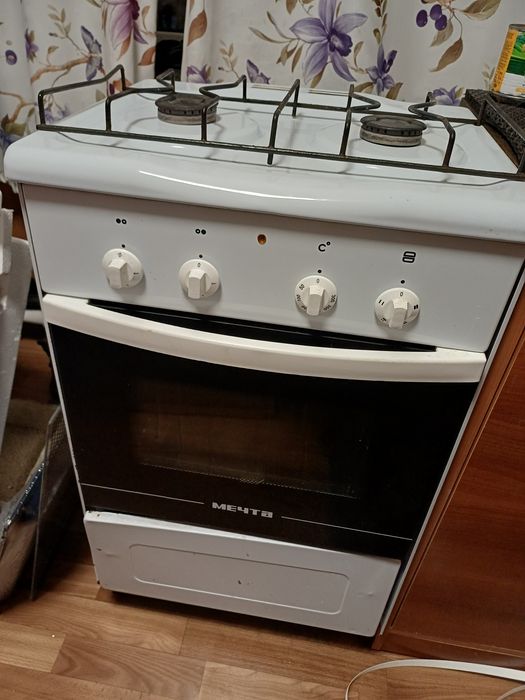 Газовая плита Мечта,с электродуховкой